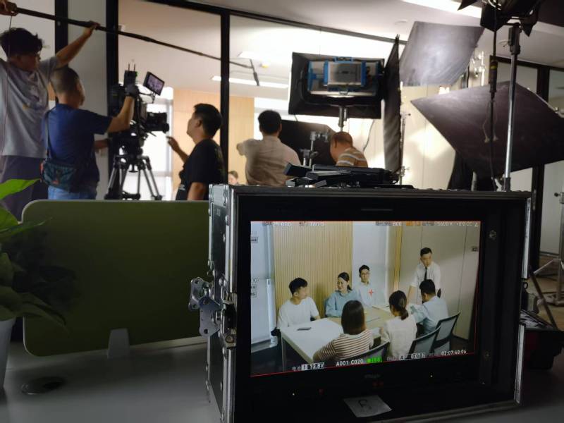 福安市TVC拍摄公司：科技产品视觉化大师，诠释未来感与功能美学